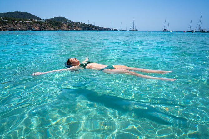 All inclusive Private Cruise: Delos &Rhenia island-free transport - The captain and crew vibe: helping you feel at ease on a moving boat