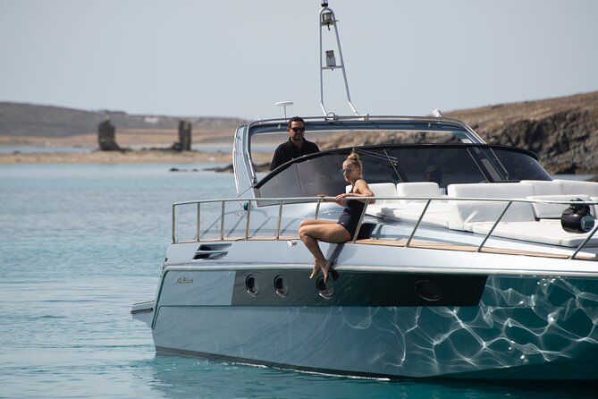 Boat - yacht tours at Mykonos - The Food and Service Level: What the Onboard Experience Looks Like
