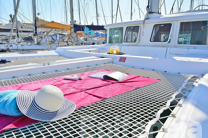Catamaran cruise in Mykonos with Meal, Drinks & Transport - Little Venice and windmills: photo time on the return