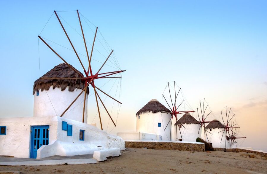 From Mykonos Cruise Port: Old Town Visit and Beach Getaway - Getting to the beach: pickup options and bus timing that keeps you on track