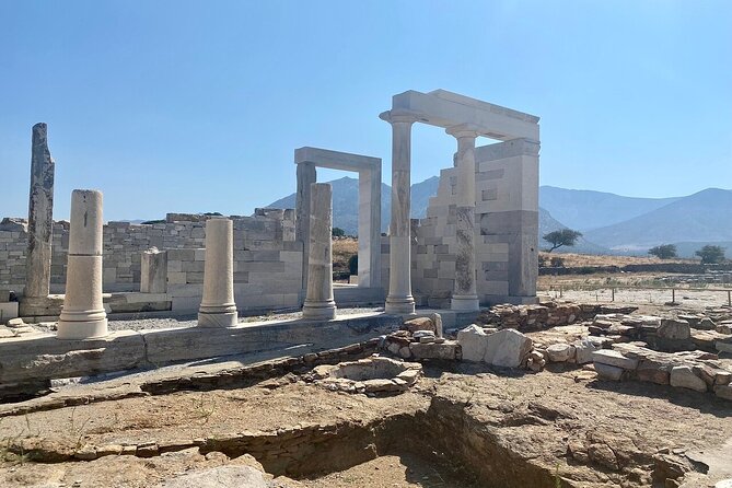 Full-Day Private highlights tour in Naxos island - Getting started: pickup and the Mercedes minivan