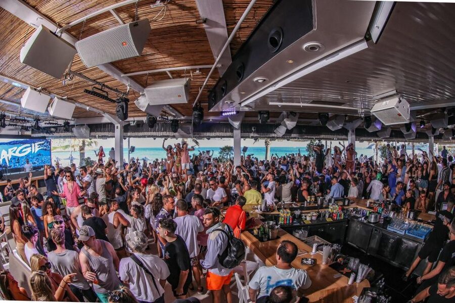 Mykonos: Best Beach Clubs Crawl Day Party - Jackie O’: the poolside LGBTQ hangout with shows and views