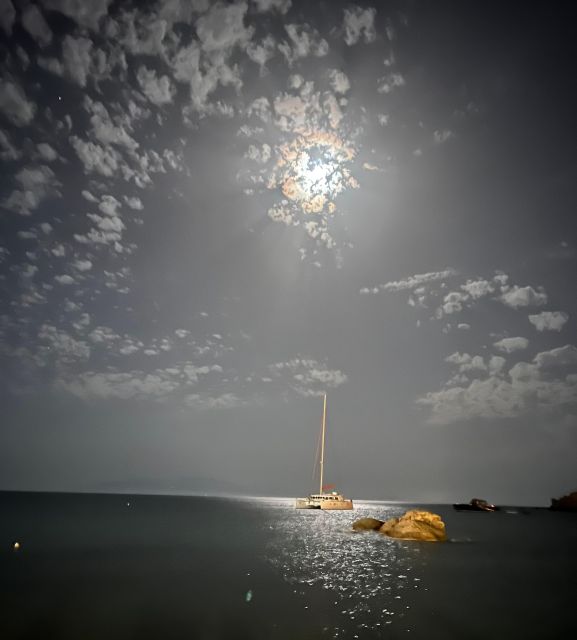 Mykonos: Boho Experience Catamaran Cruise - Paraga Beach Start: Getting On Board Without Stress
