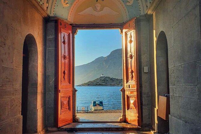 Mykonos Coastal Delights: A Cruise Passenger's Dream Day - Windmills (Kato Milli): The Classic Photo Moment