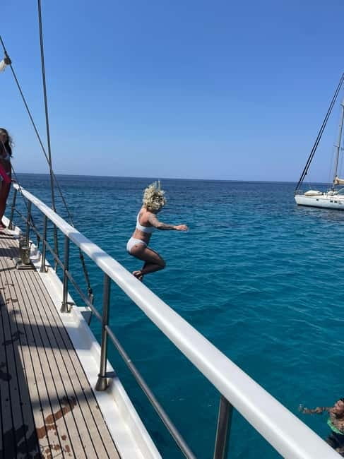 Mykonos: Delos and Rhenia Islands Cruise with BBQ Meal - Transfers and Getting There Without Stress
