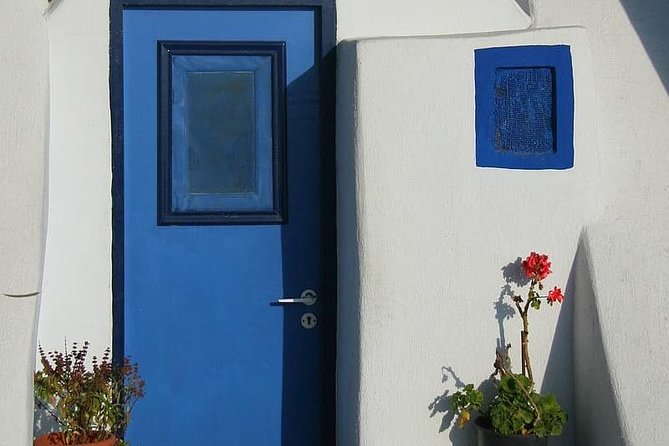 Mykonos Shore Excursion: Private Old Town Walking Tour - Manto Mavrogenous Square: Greek Independence History in Plain Sight