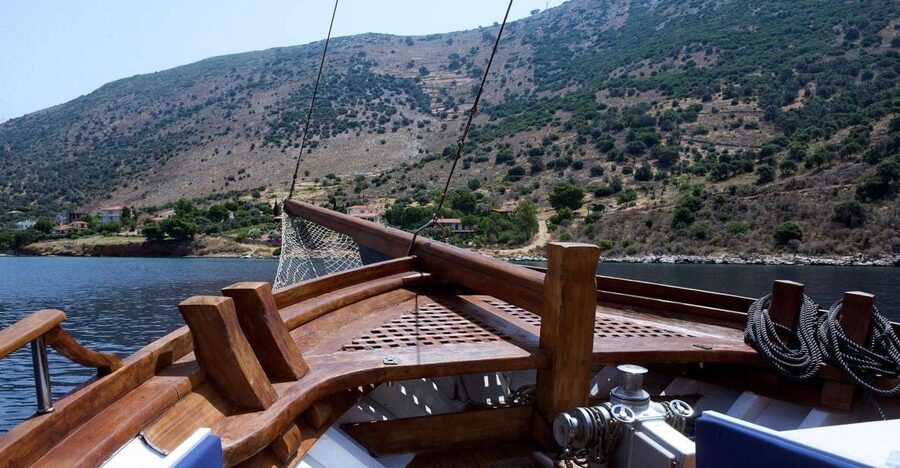 Mykonos: South Beaches Cruise - South Mykonos on a wooden caique: the vibe you came for