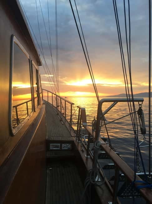 Mykonos: Sunset Boat Cruise with Light Dinner & Drinks - Who This Sunset Cruise Is Best For (And Who Might Skip It)