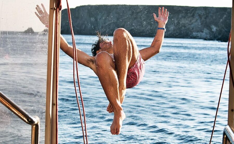 Mykonos: Sunset Boat Party with Open Bar & Live DJ - Live DJ on the water: what the music feels like