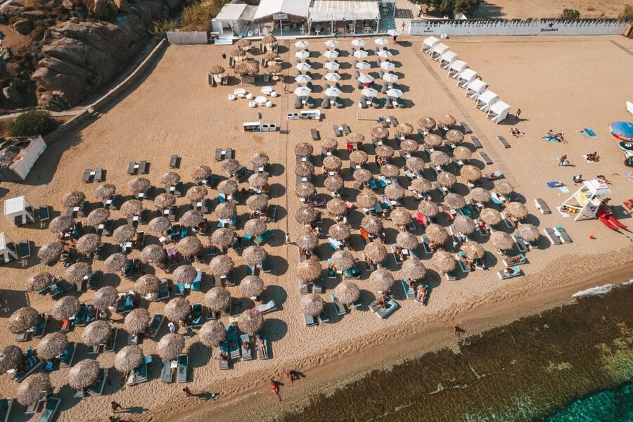 Mykonos: Super Paradise Beach with Sunbed at Thalas Mykonos - Thalas barefoot tavern and beach bar: ordering without leaving your chair