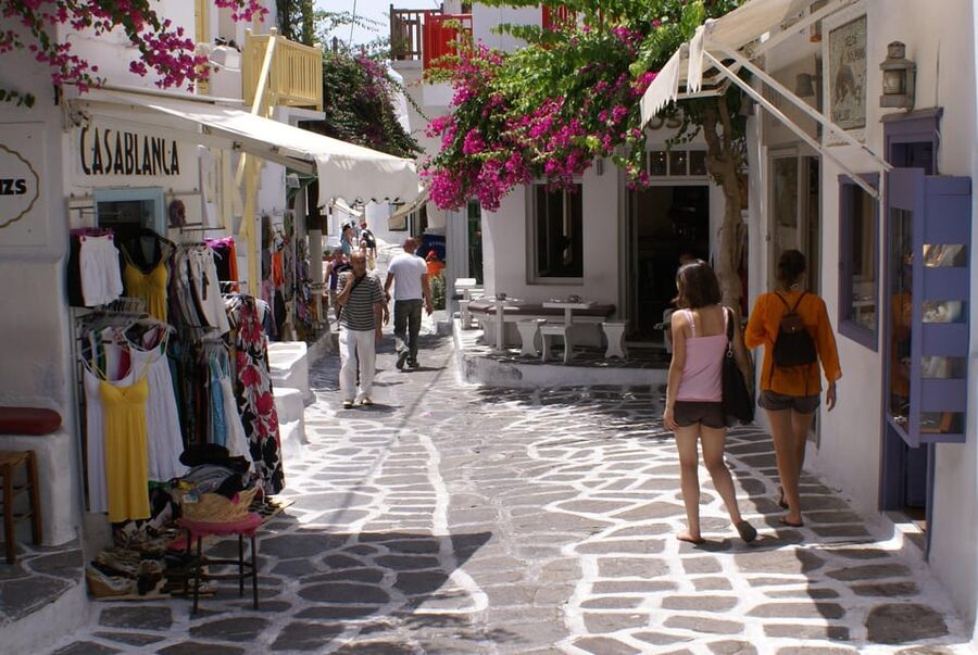 Mykonos town - Private walking tour - Matoyianni shopping street: where the tour helps you enjoy it