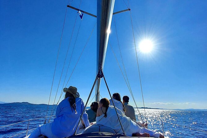 Private sailing cruise-Mykonos Southern Beach Hopping withLunch - Key points at a glance