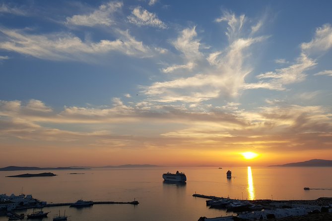 Sunset cruise to Rhenia& Little Venice with transfer - Sailing by Delos and seeing the windmills from the water