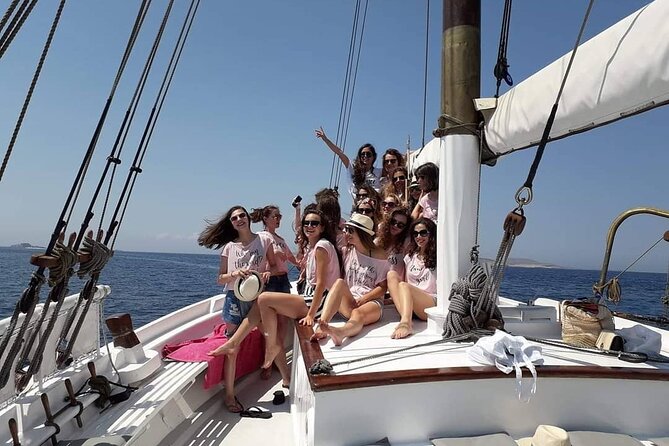 Swim and Fun at Rhenia and Iconic Views! - Who this tour is best for (and who should think twice)