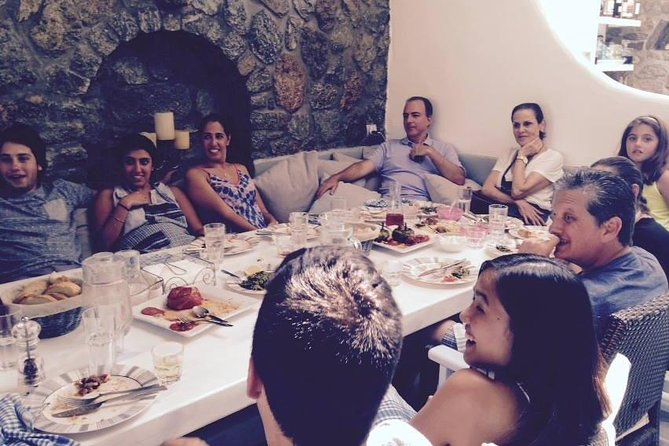 Traditional Lunch or Dinner with Drinks in Mykonos - The Evening Flow: From Pickup to Dinner Table to Return Ride